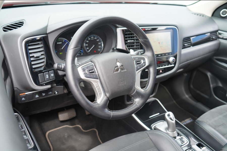 Mitsubishi Outlander 2.4 PHEV Intense+ / Schuifdak / Trekhaak / Power Sound System / Camera / 104dkm!