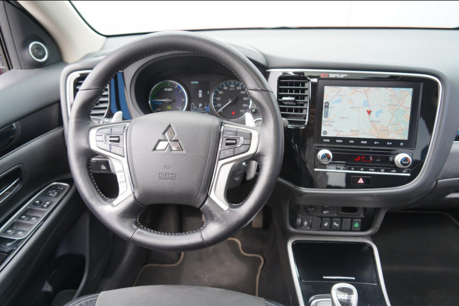 Mitsubishi Outlander 2.4 PHEV Intense+ / Schuifdak / Trekhaak / Power Sound System / Camera / 104dkm!