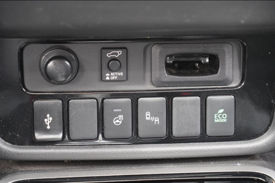 Mitsubishi Outlander 2.4 PHEV Intense+ / Schuifdak / Trekhaak / Power Sound System / Camera / 104dkm!