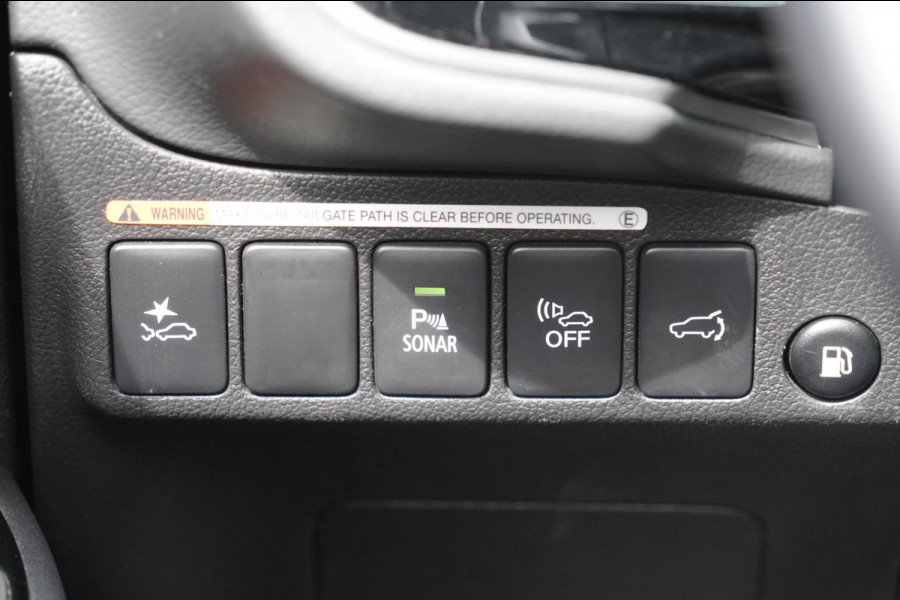 Mitsubishi Outlander 2.4 PHEV Intense+ / Schuifdak / Trekhaak / Power Sound System / Camera / 104dkm!