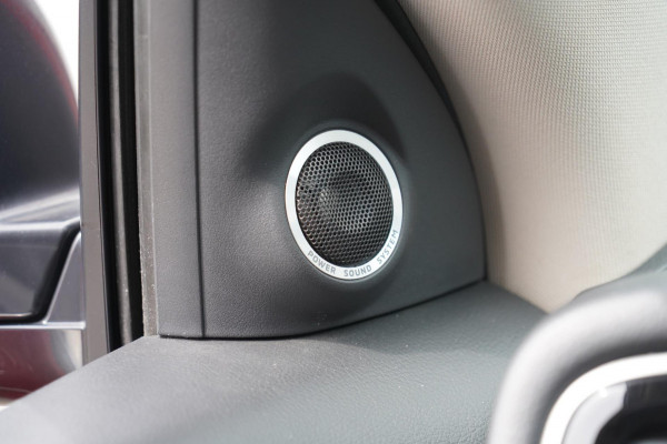Mitsubishi Outlander 2.4 PHEV Intense+ / Schuifdak / Trekhaak / Power Sound System / Camera / 104dkm!