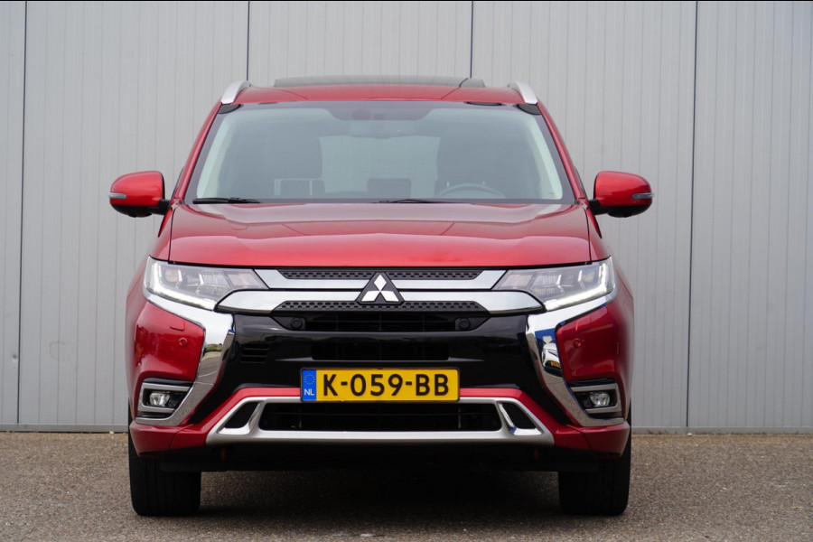 Mitsubishi Outlander 2.4 PHEV Intense+ / Schuifdak / Trekhaak / Power Sound System / Camera / 104dkm!