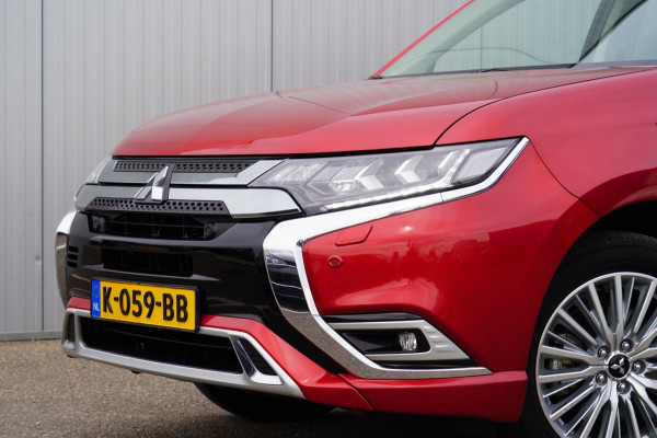 Mitsubishi Outlander 2.4 PHEV Intense+ / Schuifdak / Trekhaak / Power Sound System / Camera / 104dkm!