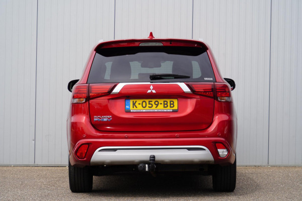Mitsubishi Outlander 2.4 PHEV Intense+ / Schuifdak / Trekhaak / Power Sound System / Camera / 104dkm!