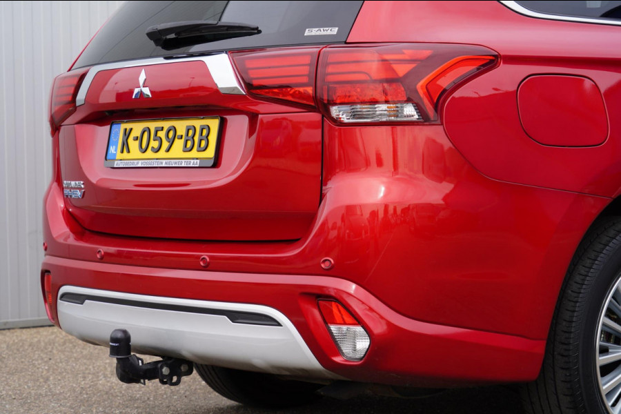 Mitsubishi Outlander 2.4 PHEV Intense+ / Schuifdak / Trekhaak / Power Sound System / Camera / 104dkm!