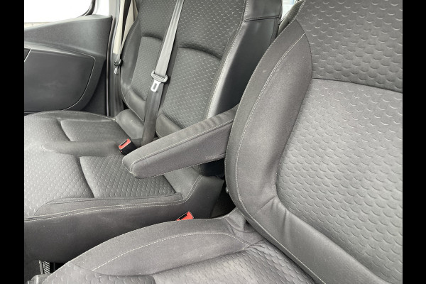 Opel Vivaro Combi 1.6 CDTI 125pk L2H1 BiTurbo ecoFLEX / 9 persoons / vaste prijs rijklaar € 21.950 incl btw bpm / euro 6 diesel / isofix / airco / cruise / navigatie / zilver metallic