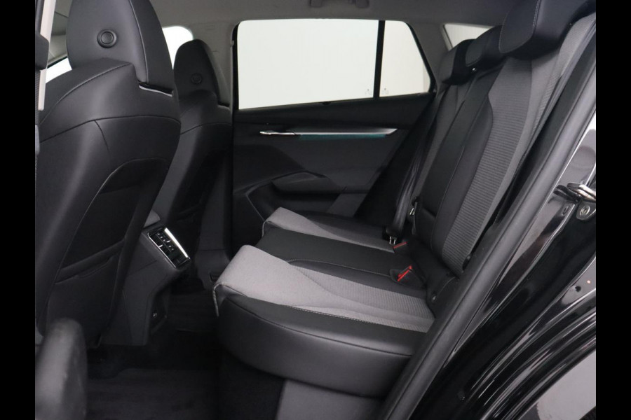 Škoda ENYAQ iV 60 | Camera | Carplay | Keyless | Half leder | Navigatie | Full LED | Climate control | Cruise control | Parkeerhulp | Getint glas