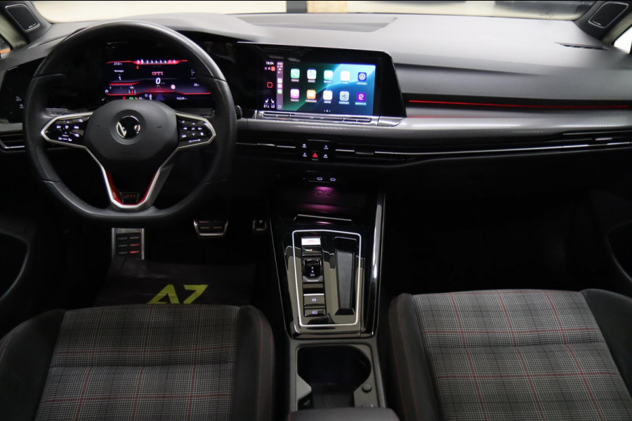Volkswagen Golf 2.0 TSI GTI PANO / CARPLAY / H&K / CAM / VOL