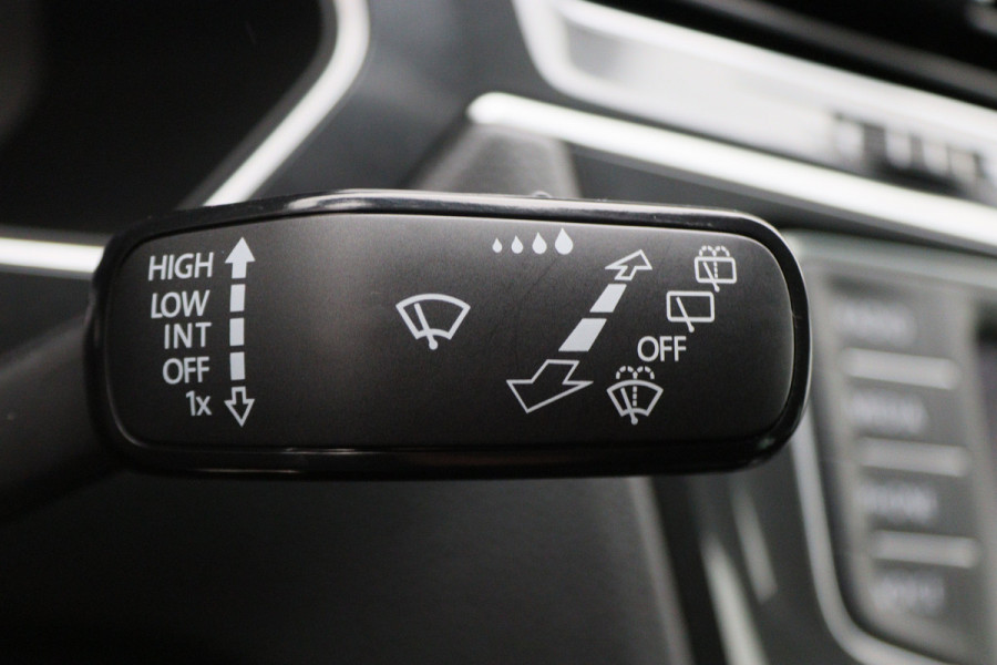 Volkswagen Tiguan 1.4 TSI ACT Highline R-Line Virtual Cockpit, ACC, Apple Carplay, Camera, DAB, Trekhaak, 19"