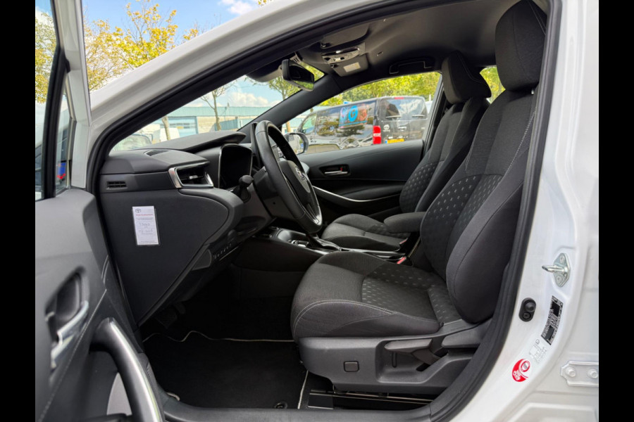 Toyota Corolla Touring Sports Hybrid 140 Business, CarPlay, Trekhaak, Stuur + stoelverw