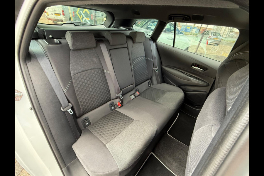 Toyota Corolla Touring Sports Hybrid 140 Business, CarPlay, Trekhaak, Stuur + stoelverw
