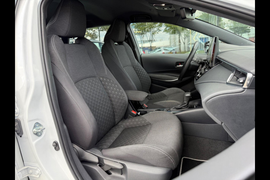 Toyota Corolla Touring Sports Hybrid 140 Business, CarPlay, Trekhaak, Stuur + stoelverw
