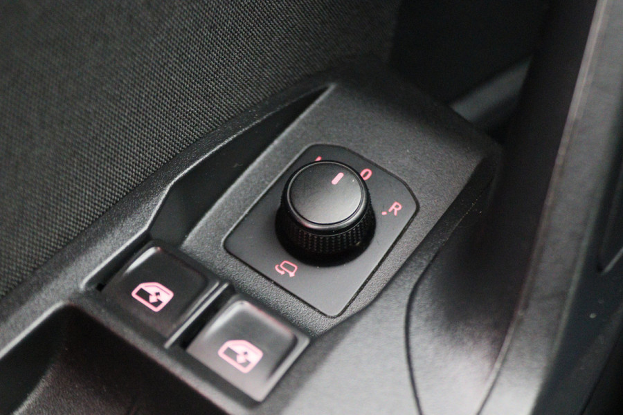 Seat Ibiza 1.0 TSI FR Business Intense Climate, ACC, Camera, Apple Carplay, Sportstoelen, PDC, LED, 17''