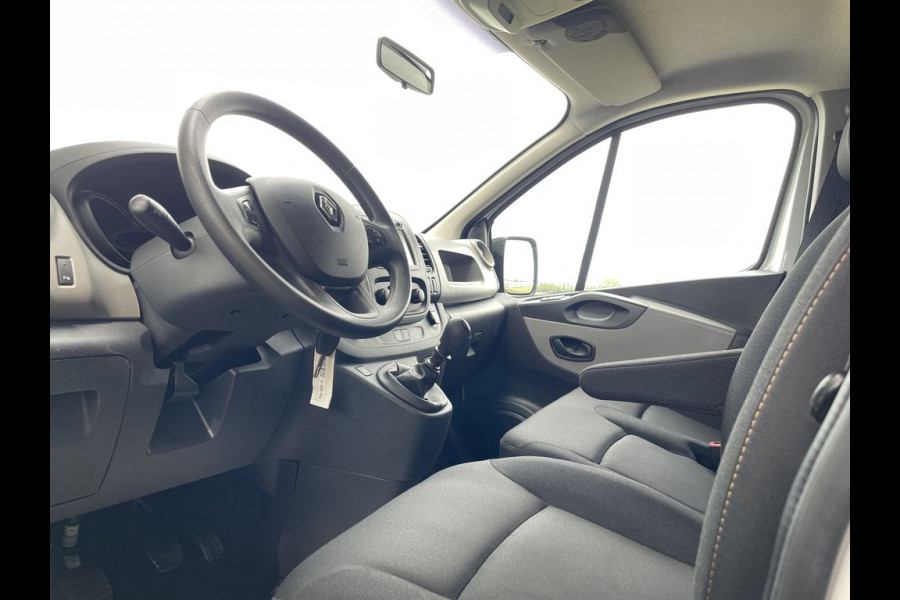 Renault Trafic 1.6 dCi 126pk E6 Comfort 3 zits BPM Vrij! Lease €240 p/m, Airco, Navi, Trekhaak, PDC, Volledig onderhoudshistorie aanwezig