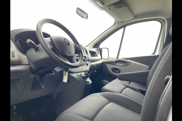 Renault Trafic 1.6 dCi 126pk E6 Comfort 3 zits BPM Vrij! Lease €240 p/m, Airco, Navi, Trekhaak, PDC, Volledig onderhoudshistorie aanwezig