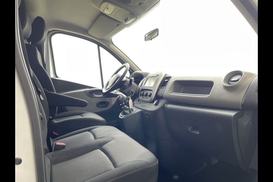 Renault Trafic 1.6 dCi 126pk E6 Comfort 3 zits BPM Vrij! Lease €240 p/m, Airco, Navi, Trekhaak, PDC, Volledig onderhoudshistorie aanwezig