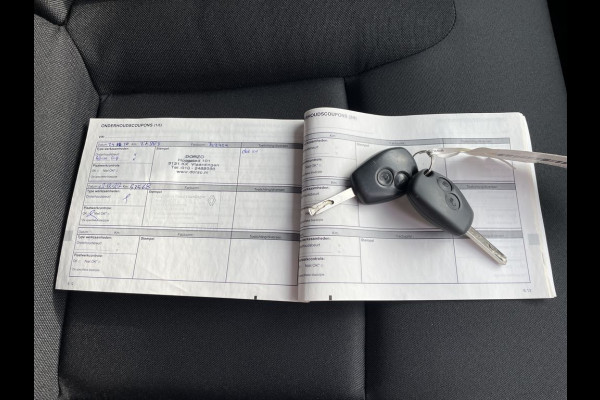 Renault Trafic 1.6 dCi 126pk E6 Comfort 3 zits BPM Vrij! Lease €240 p/m, Airco, Navi, Trekhaak, PDC, Volledig onderhoudshistorie aanwezig