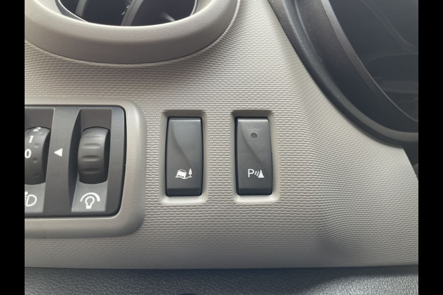 Renault Trafic 1.6 dCi 126pk E6 Comfort 3 zits BPM Vrij! Lease €240 p/m, Airco, Navi, Trekhaak, PDC, Volledig onderhoudshistorie aanwezig