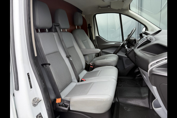 Ford Transit Custom 2.0 TDCI 130 PK / L1H1 / TREND / 2.5 TONS TREKHAAK / AIRCO / CRUISE / NAVI / INRICHTING / 3-ZITS
