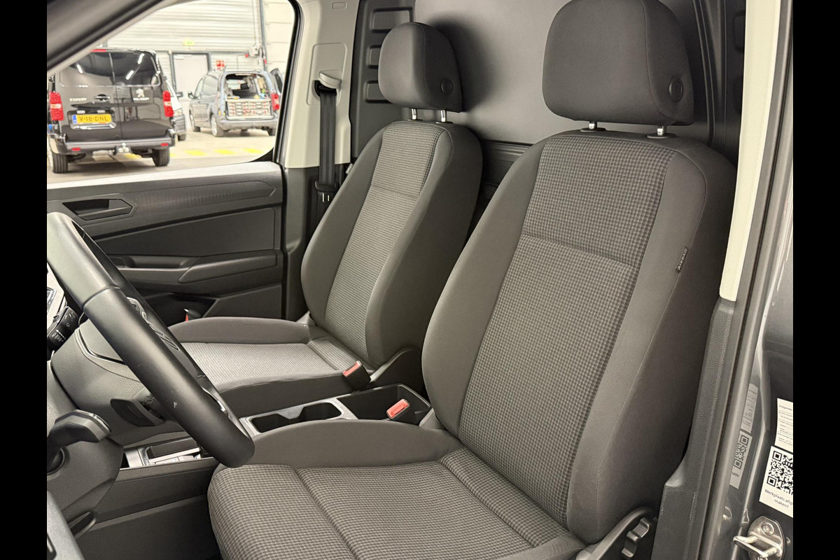 Volkswagen Caddy Cargo Maxi 2.0 TDI Aut. Style Airco Carplay Adaptive Cruise Control PDC VA Camera Trekhaak 17" LM Velgen Volkswagen Caddy Cargo Maxi 2.0 TDI Aut. Style Airco Carplay Adaptive Cruise Control PDC VA Camera Trekhaak 17" LM Velgen