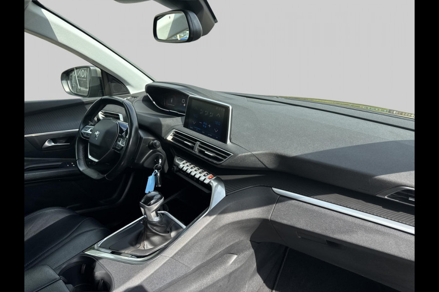 Peugeot 3008 1.2 PureTech Blue Lease Executive volleder | trekhaak