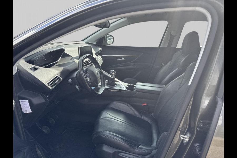 Peugeot 3008 1.2 PureTech Blue Lease Executive volleder | trekhaak