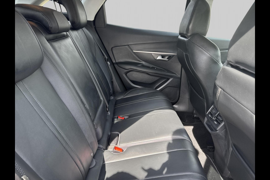Peugeot 3008 1.2 PureTech Blue Lease Executive volleder | trekhaak