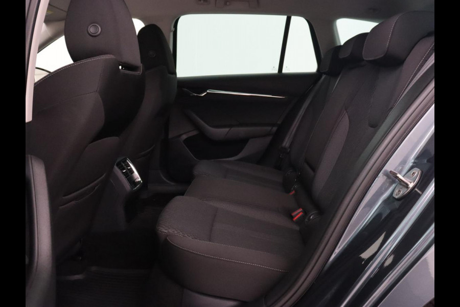 Škoda Octavia 1.4 TSI iV PHEV Business Edition | Trekhaak | Stoel & stuurverwarming | Head-Up | Adaptive cruise | Memory | Parkeerhulp | Digital Cockpit | Achterbankverwarming | Carplay | Plug In