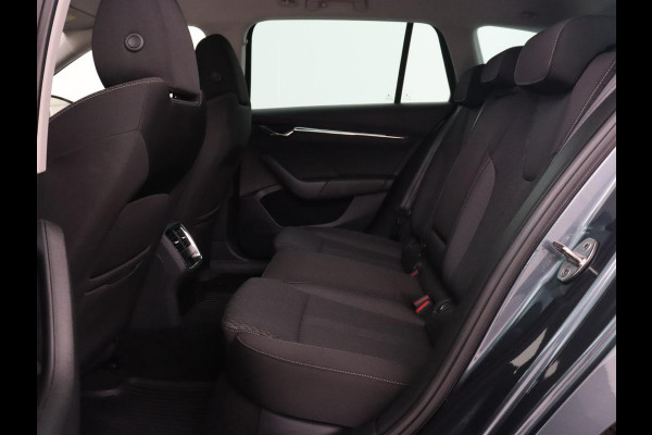 Škoda Octavia 1.4 TSI iV PHEV Business Edition | Trekhaak | Stoel & stuurverwarming | Head-Up | Adaptive cruise | Memory | Parkeerhulp | Digital Cockpit | Achterbankverwarming | Carplay | Plug In