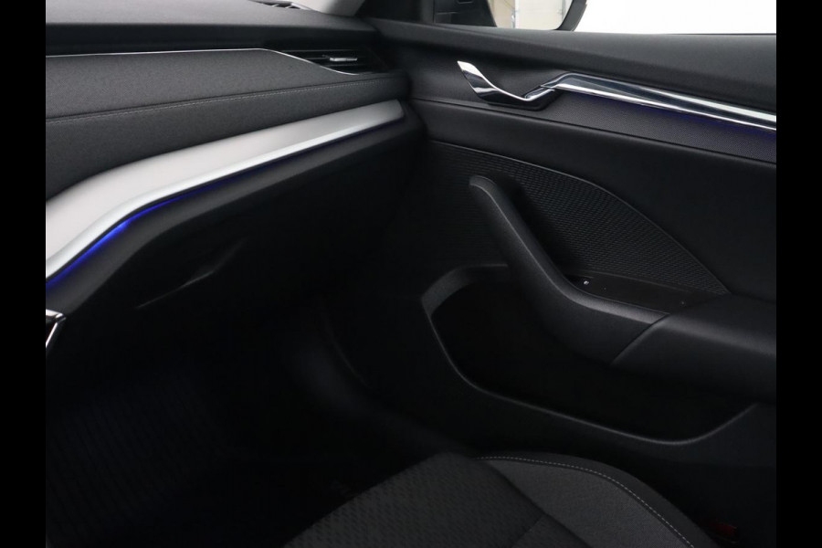Škoda Octavia 1.4 TSI iV PHEV Business Edition | Trekhaak | Stoel & stuurverwarming | Head-Up | Adaptive cruise | Memory | Parkeerhulp | Digital Cockpit | Achterbankverwarming | Carplay | Plug In
