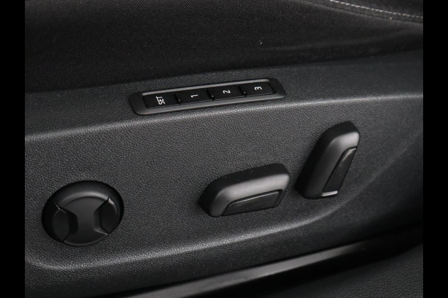 Škoda Octavia 1.4 TSI iV PHEV Business Edition | Trekhaak | Stoel & stuurverwarming | Head-Up | Adaptive cruise | Memory | Parkeerhulp | Digital Cockpit | Achterbankverwarming | Carplay | Plug In