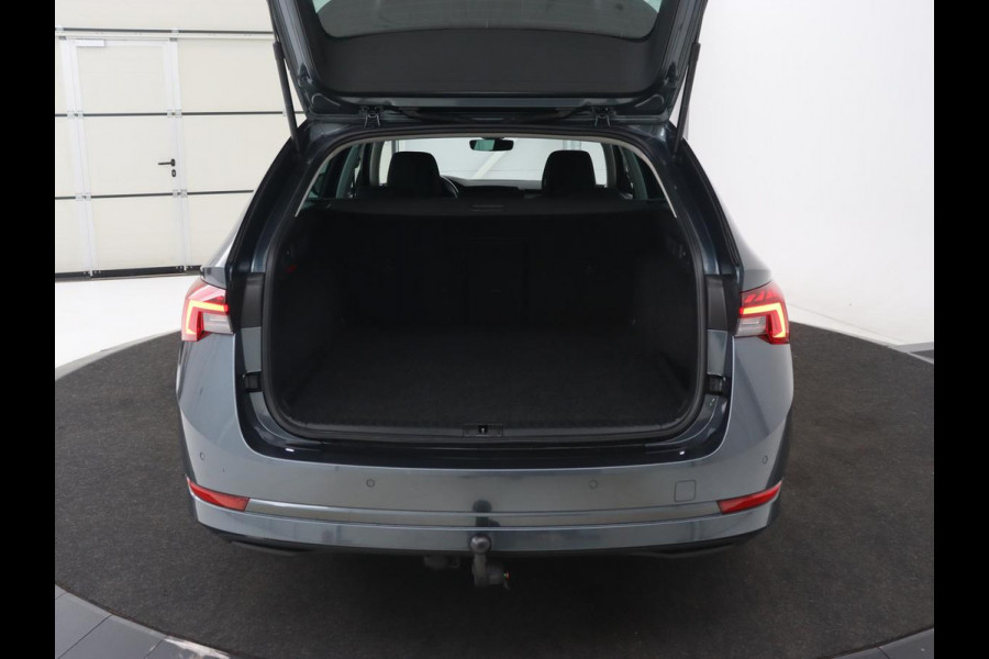 Škoda Octavia 1.4 TSI iV PHEV Business Edition | Trekhaak | Stoel & stuurverwarming | Head-Up | Adaptive cruise | Memory | Parkeerhulp | Digital Cockpit | Achterbankverwarming | Carplay | Plug In