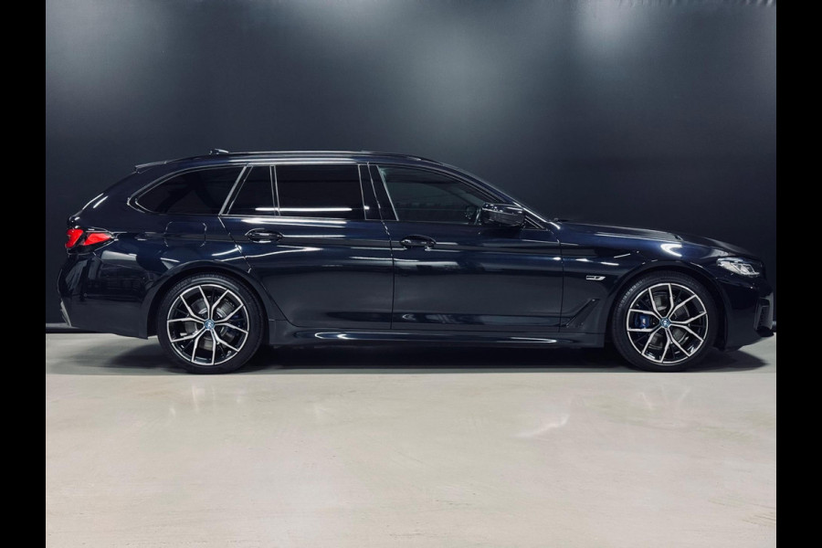 BMW 5 Serie Touring 530e xDrive M-Pakket, Shadow Line, Laser Light, Pano, Virtual, Leder, 360 Cam, Hud, PDC, Dealer Onderhouden