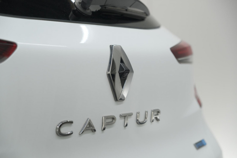 Renault Captur 1.6 E-Tech Plug-in Hybrid 160 Intens | Trekhaak | Camera | Navigatie | Parkeersensoren | Pack Winter
