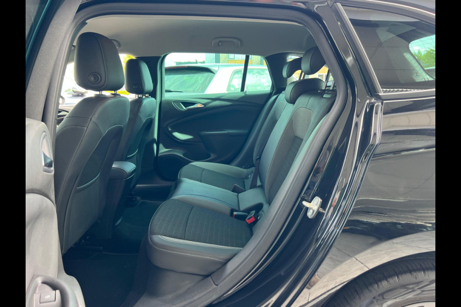 Opel Astra Sports Tourer 1.2 Design & Tech NL AUTO } CARPLAY | CAMERA |