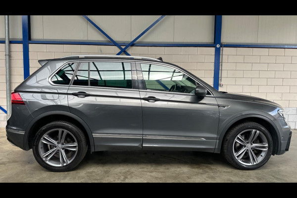 Volkswagen Tiguan 2.0 TSI 220PK 4Motion Highline PANO|AUTOMAAT|R-LINE|CAM|TREKHAAK