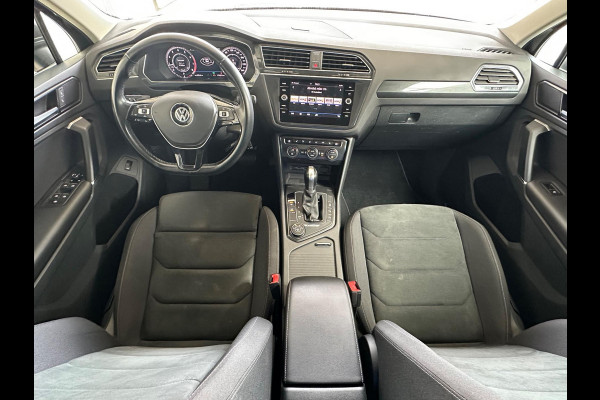 Volkswagen Tiguan 2.0 TSI 220PK 4Motion Highline PANO|AUTOMAAT|R-LINE|CAM|TREKHAAK