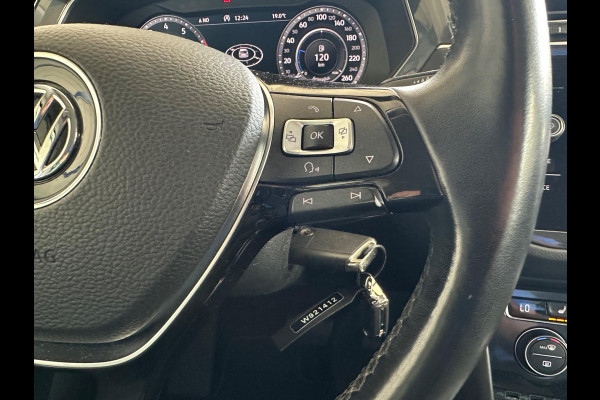 Volkswagen Tiguan 2.0 TSI 220PK 4Motion Highline PANO|AUTOMAAT|R-LINE|CAM|TREKHAAK
