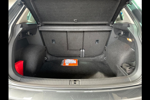 Volkswagen Tiguan 2.0 TSI 220PK 4Motion Highline PANO|AUTOMAAT|R-LINE|CAM|TREKHAAK
