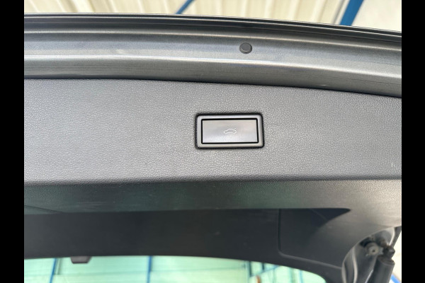 Volkswagen Tiguan 2.0 TSI 220PK 4Motion Highline PANO|AUTOMAAT|R-LINE|CAM|TREKHAAK