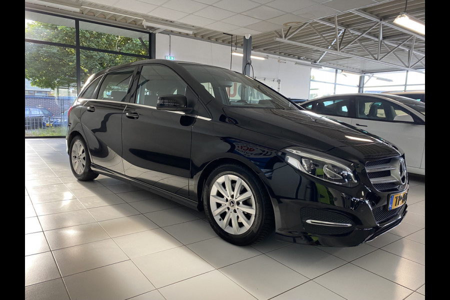 Mercedes-Benz B-Klasse 180 Business Trekhaak /stoelverwarming /Navigatie