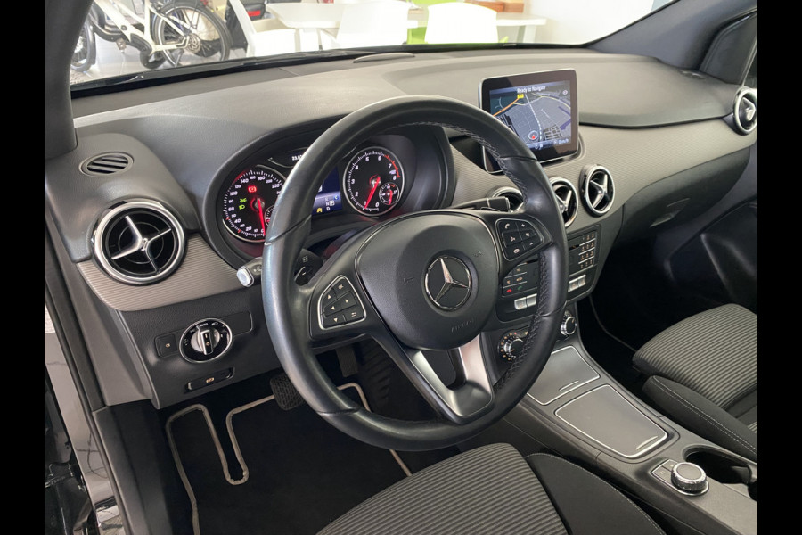 Mercedes-Benz B-Klasse 180 Business Trekhaak /stoelverwarming /Navigatie