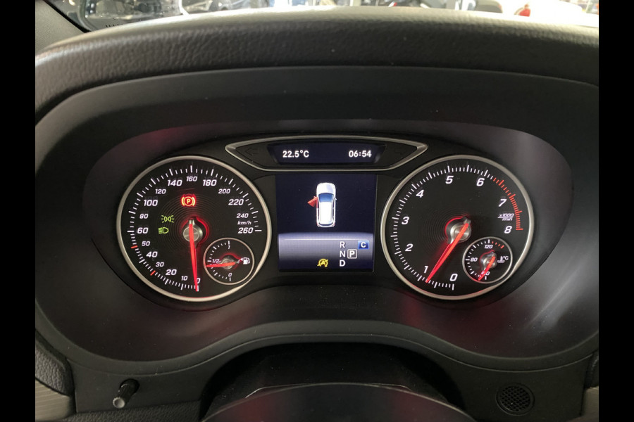 Mercedes-Benz B-Klasse 180 Business Trekhaak /stoelverwarming /Navigatie