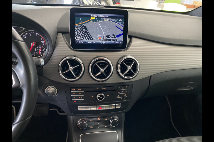 Mercedes-Benz B-Klasse 180 Business Trekhaak /stoelverwarming /Navigatie