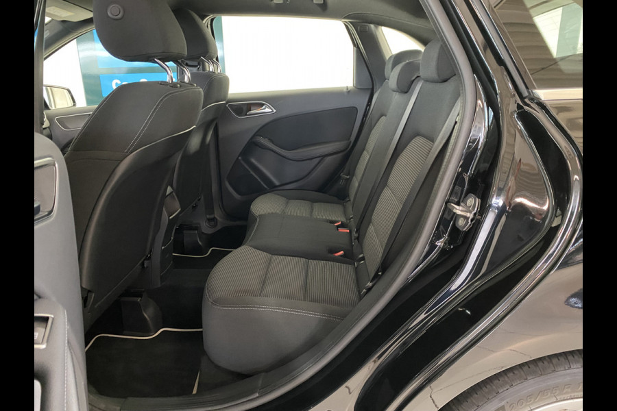 Mercedes-Benz B-Klasse 180 Business Trekhaak /stoelverwarming /Navigatie