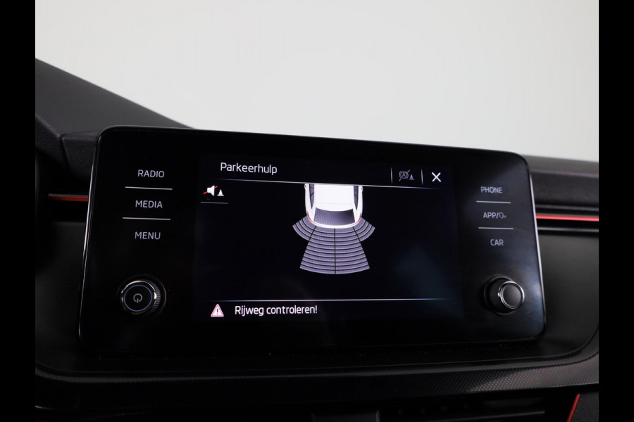 Škoda SCALA 1.0 TSI Sport Business 110 pk | Navigatie via App | Parkeersensoren achter | Cruise control | LED koplampen | Apple Carplay/Android Auto |