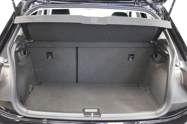 Volkswagen Polo 1.0 TSI Life Business