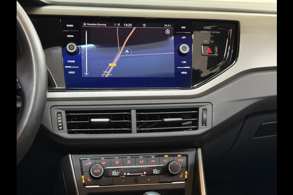 Volkswagen Polo 1.0 TSI Highline Automaat | Pano | Camera | LED | PDC voor + achter