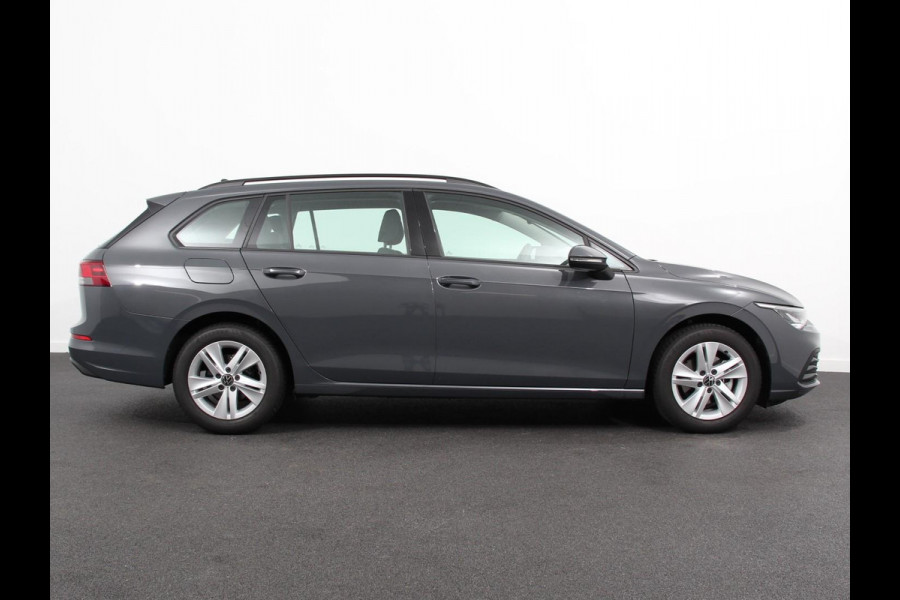 Volkswagen GOLF Variant 1.5 eTSI 130pk DSG Life Navigatie Apple Carplay/Android Auto Inklapbare trekhaak Parkeersensoren Adaptive Cruise Control Stoel- en stuurverwarming Climate Control Lichtmetalen Velgen