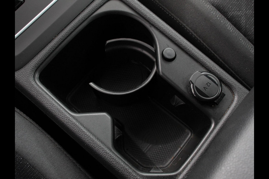 Volkswagen GOLF Variant 1.5 eTSI 130pk DSG Life Navigatie Apple Carplay/Android Auto Inklapbare trekhaak Parkeersensoren Adaptive Cruise Control Stoel- en stuurverwarming Climate Control Lichtmetalen Velgen